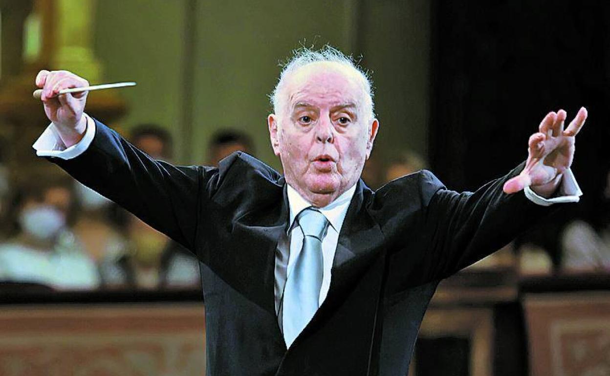 Barenboim se retira de forma temporal por enfermedad | El Correo